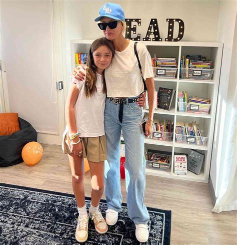Kimberly Stewart, Benicio Del Toro's Daughter Back to School: .